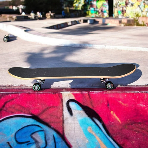 Skate Completo Kossok Patineta Eje De Aluminio Lija 9 Maple Negro Verde 200