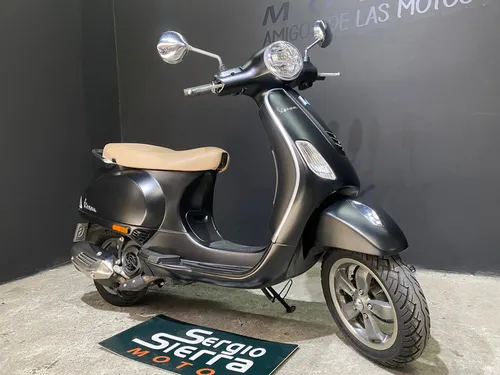 Piaggio Vespa Vxl150 Abs Negra 2023 2.900 Kms