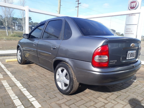 Imagen 4 de 7 de Chevrolet Corsa Classic Gls 2010 (oferta)