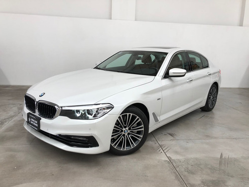 Imagen 2 de 15 de Bmw Serie 5 2018 2.0 530ia Sport Line At