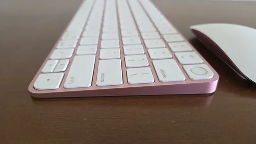 Magic Keyboard Touch ID + Trackpad ピンク Magic Keyboard Touch ID + Trackpad ピンク Magic Keyboard Touch ID