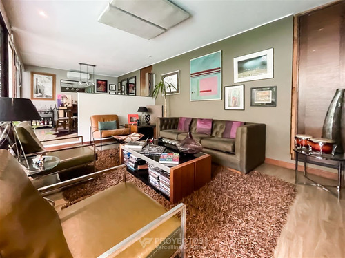 Casa En Arriendo De 5 Dorm. En Colina