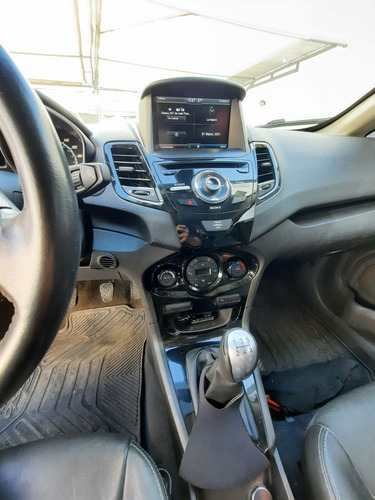 Ford Fiesta Kinetic Design 1.6 Design 120cv Titanium 2015