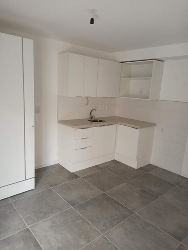 Imagen 10 de 18 de Con Renta. Venta Apartamento 1 Dormitorio A Estrenar En La Comercial Bajos Gastos.
