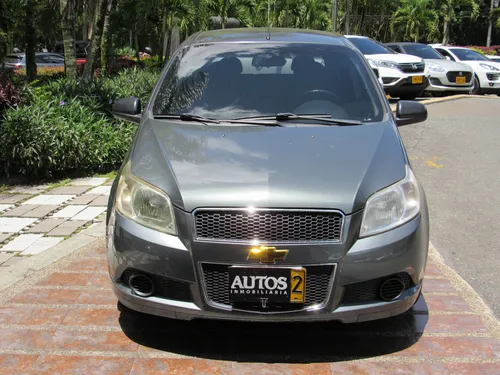 Chevrolet Aveo Emotion Cc1600 Mecanico 5 P Hatchback 83hp