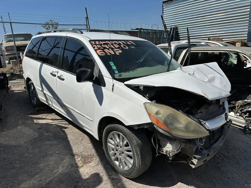 Toyota Sienna 2005 Por Partes Yonke