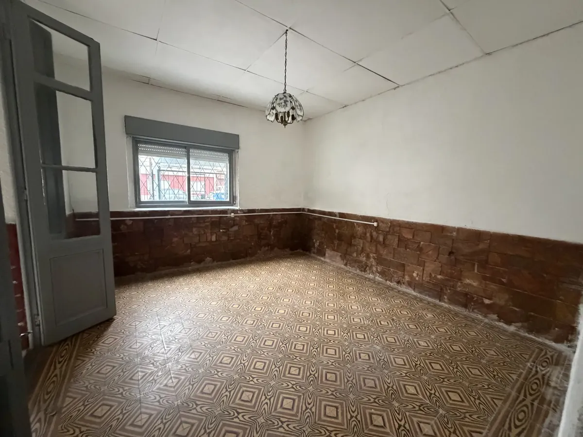 Alquilo Casa Para Empresa O Familia Al Frente,barrio  Buceo ,asamblea  Y Espinosa ,2 Dormitorios ,cocheras Para Autos · Foto 5