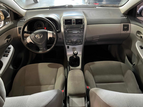 Imagen 3 de 5 de Toyota Corolla 2011 1.8 Xei Mt