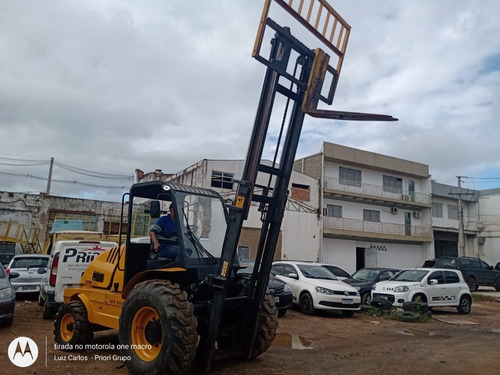 Imagem 5 de 15 de Empilhadeira Movix 4t*t. 4 M *todo Terreno* 2016 Repasse