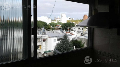 Apartamento 2 Dormitorios, Proximo A Br Artigas Y 18 De Julio