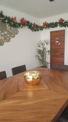 Casa En Venta En Jiutepec, Cocadas, Con Acceso Controlado, Alberca Y Loft Independiente.
