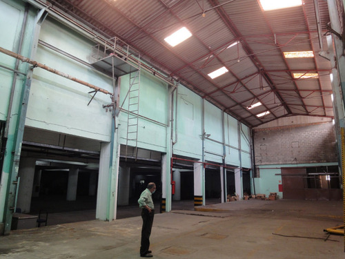 Edificio Comercial E Industrial Y Galpom Los Cortijos De Lourdes