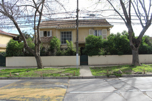 Amplia Y Cómoda Casa En Barrio Miraflores