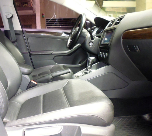 Imagen 5 de 25 de Volkswagen Vento 1.4 Highline Aut