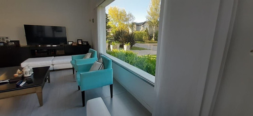 Casa En Venta En El Barrio La Masia