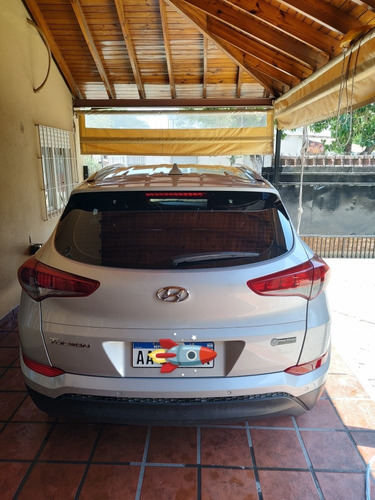 Imagen 5 de 16 de Hyundai Tucson 2016 2.0 Gl 154cv 6at 2wd