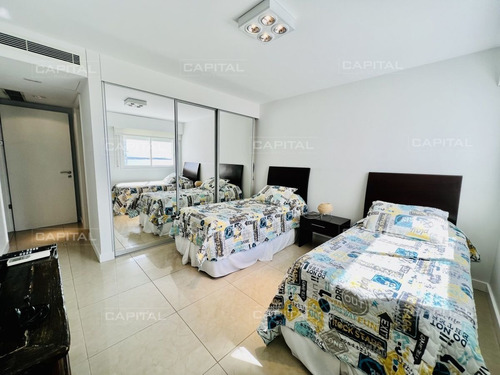 Imagen 8 de 17 de Venta Departamento Dos Dormitorios Primera Linea Punta Del Este - Punta Del Este Mansa