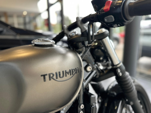 Triumph Bobber Boneville 1200, 2018. 4.000kms