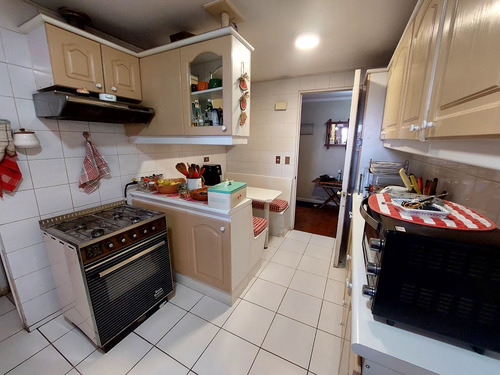 Excelente Casa En San Carlos De Apoquindo