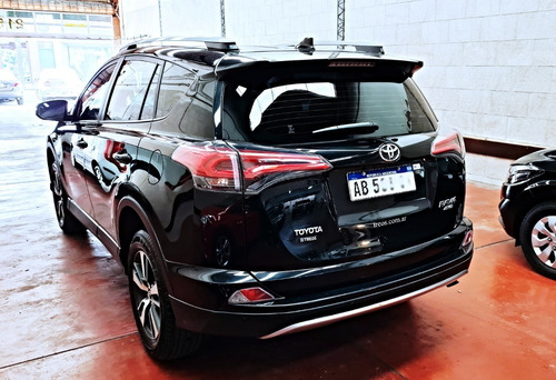 Imagen 4 de 9 de Toyota Rav 4 Vx 2.5 4x4 2017