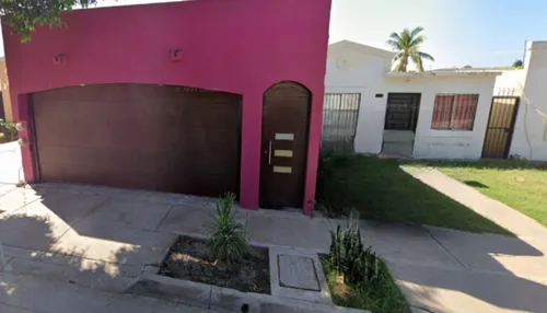 Casa En Venta, Recuperación Bancaria, Col. Jardines Del Bosque, Los Mochis, Sinaloa. Jf08