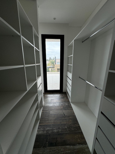 Casa 5 Ambientes En Venta. Lagos De Canning 1