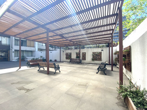 Departamento 2d+2b, Excelente Ubicación Y Conectividad