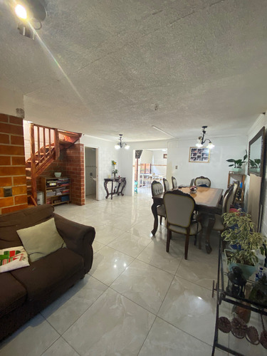 Amplia Propiedad A La Venta 3d2b Maipu (93582)