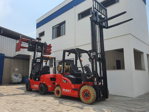 Recicláveis: Empilhadeira 2,5t Duplex! Aproveite Agora!