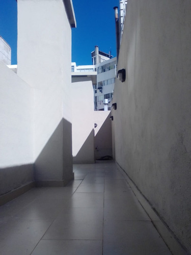 Imagen 7 de 9 de Monoambiente Grande Con Terraza Y Parrillero Todo Incluido