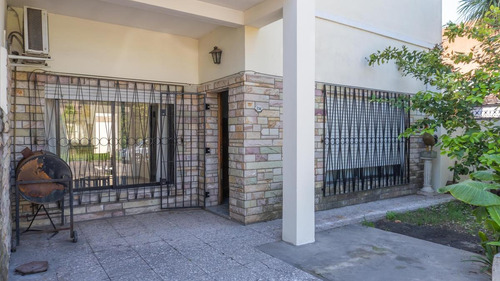Imagen 3 de 12 de Casa Ph Venta 2 Dormitorios 2 Baños Patio Entrada Auto