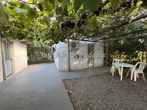 En Venta Casa Proxima A La Bodega Bernardi, Colonia