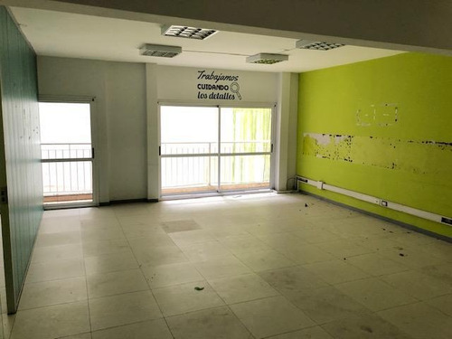 Imagen 9 de 30 de Excelente Oficina De 140m , 2 Despachos Y Planta Libre, 2 Baños, Equipos De A.a. E Iluminación.