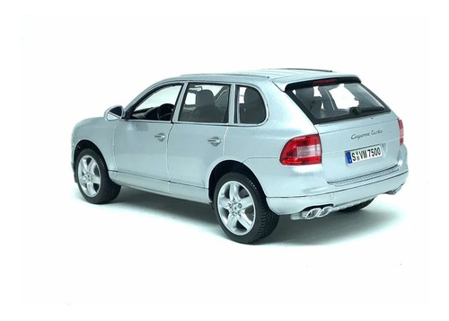 Imagem 4 de 6 de Miniatura De Porsche Cayenne Turbo Prata 1:18 Maisto