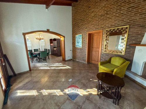 Casa En Venta 5 Ambientes - San Antonio De Areco