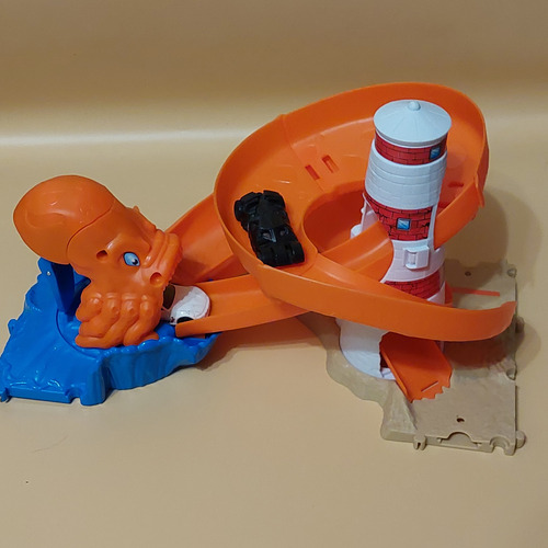 Hot Wheels City Octopus Invasion Attack Playset & 2 Vehículo (Usado)