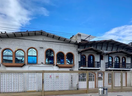 Amplia Propiedad Comercial En Ubicación Estratégica