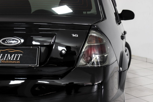 Ford Fiesta 1.6 Rocam Sedan 8v