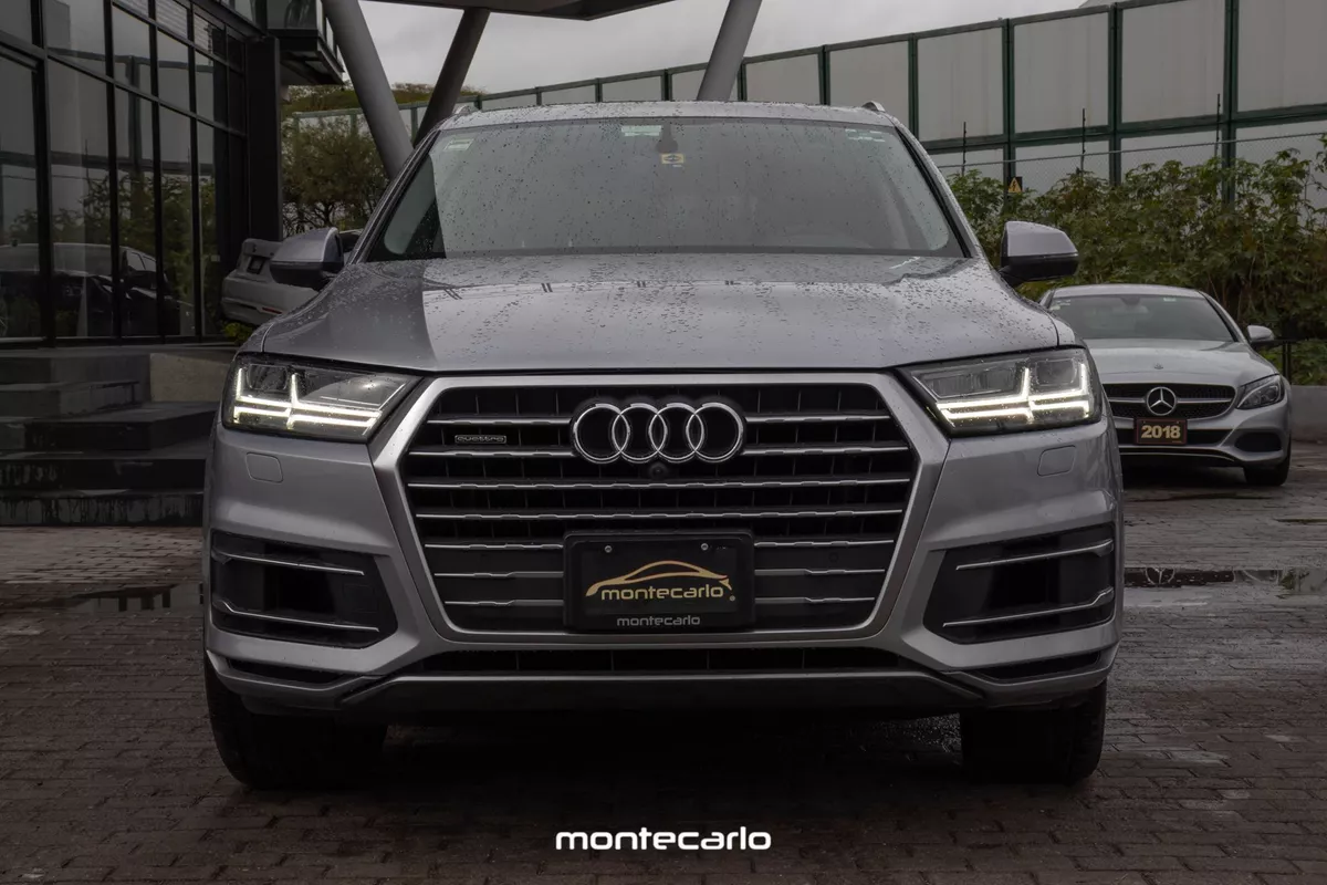 Audi Q7 3.0 V6 Select 5 Pasajeros At