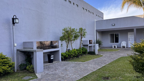 Complejo En Pueblo Liebig Con Piscina