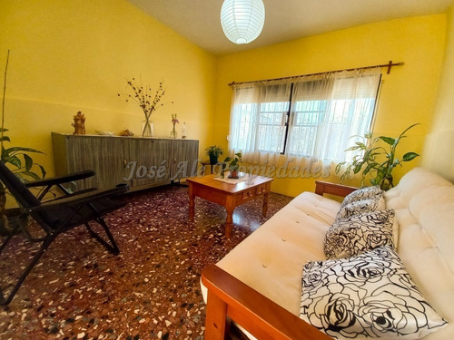 Imagen 6 de 17 de En Venta Casa De Dos Dormitorios Colonia Del Sacramento
