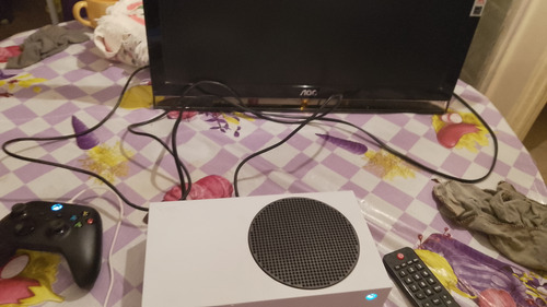 Consola Xbox Series S 512gb Starter Bundle Color Blanco 2023 (Usado)