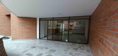 Apartamento En Arriendo Ubicado En Medellin Sector Laureles (23861).