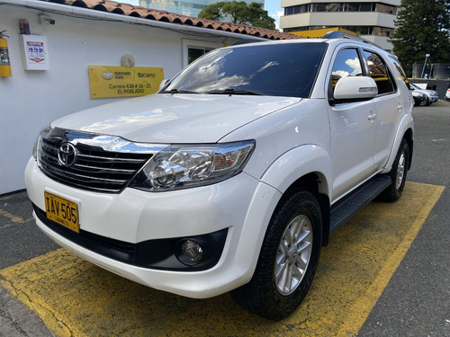 Toyota Fortuner 2.7 Sr5 4X2