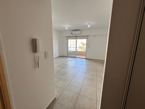 Monoambiente Con Balcón Saavedra En Alquiler