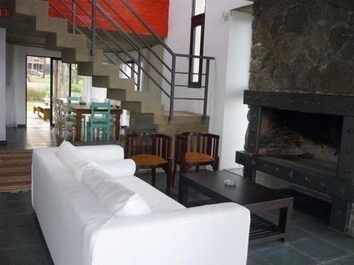 Casa En Venta De 4 Dormitorios En Montoya