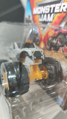 Camión Fundido Monster Jam Serie 32 Color Gris Esc 1:64