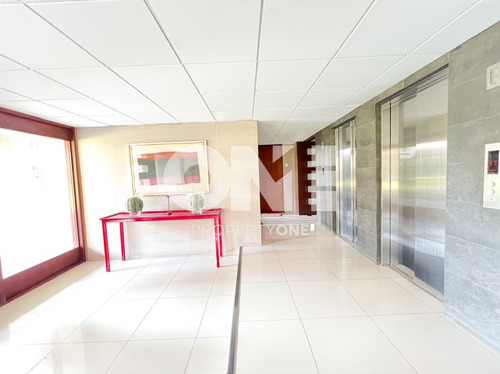 Depto En Venta Las Condes En Condominio /primer Piso Jardin 