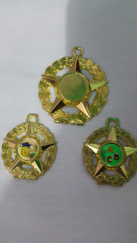 Medallas De Graduacion De Prescolar Y De 6to Grado