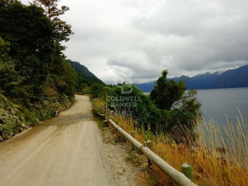 Excepcional Sitio Frente Al Lago Colico